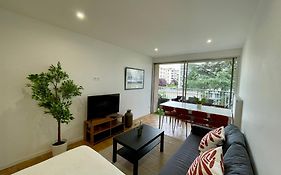 BnGo I Le Spacieux I 3 chambres, 2 salles de bain, 1 toilette, parking privé gratuit, 8 personnes, Vieux Lyon hypercentre